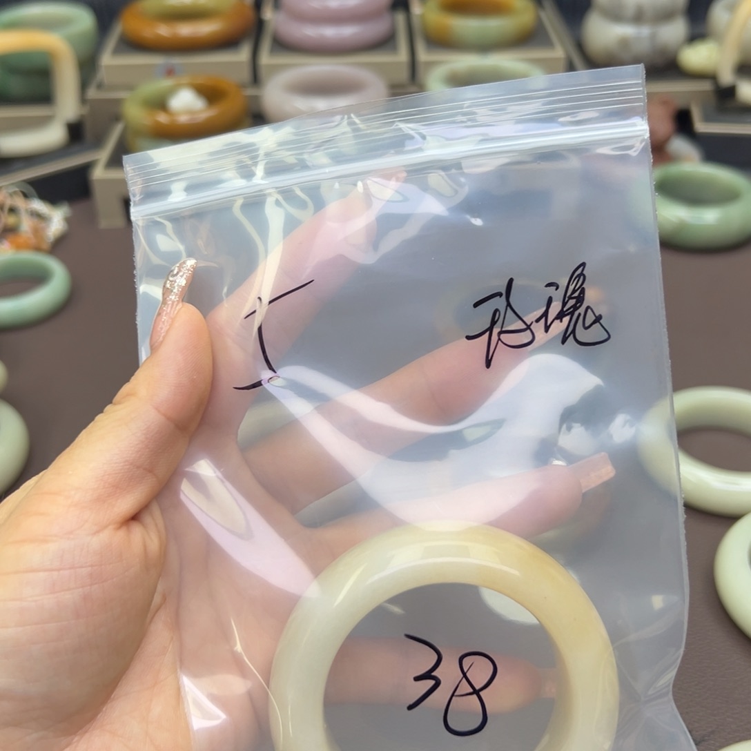 石英质玉手镯合金玫***?