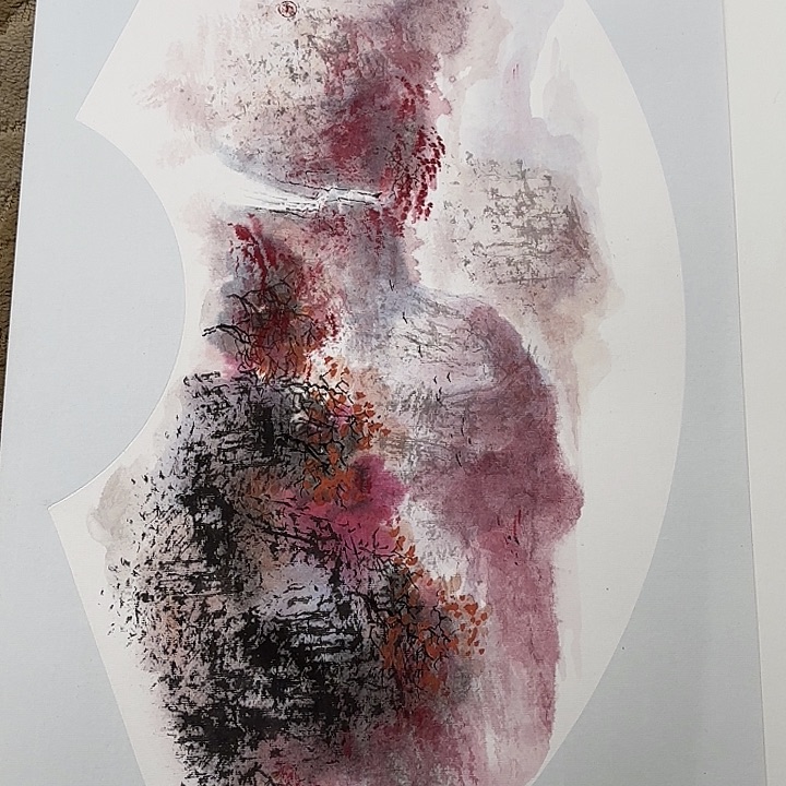 国画花鸟等多种鸟类的栖息环境中生长