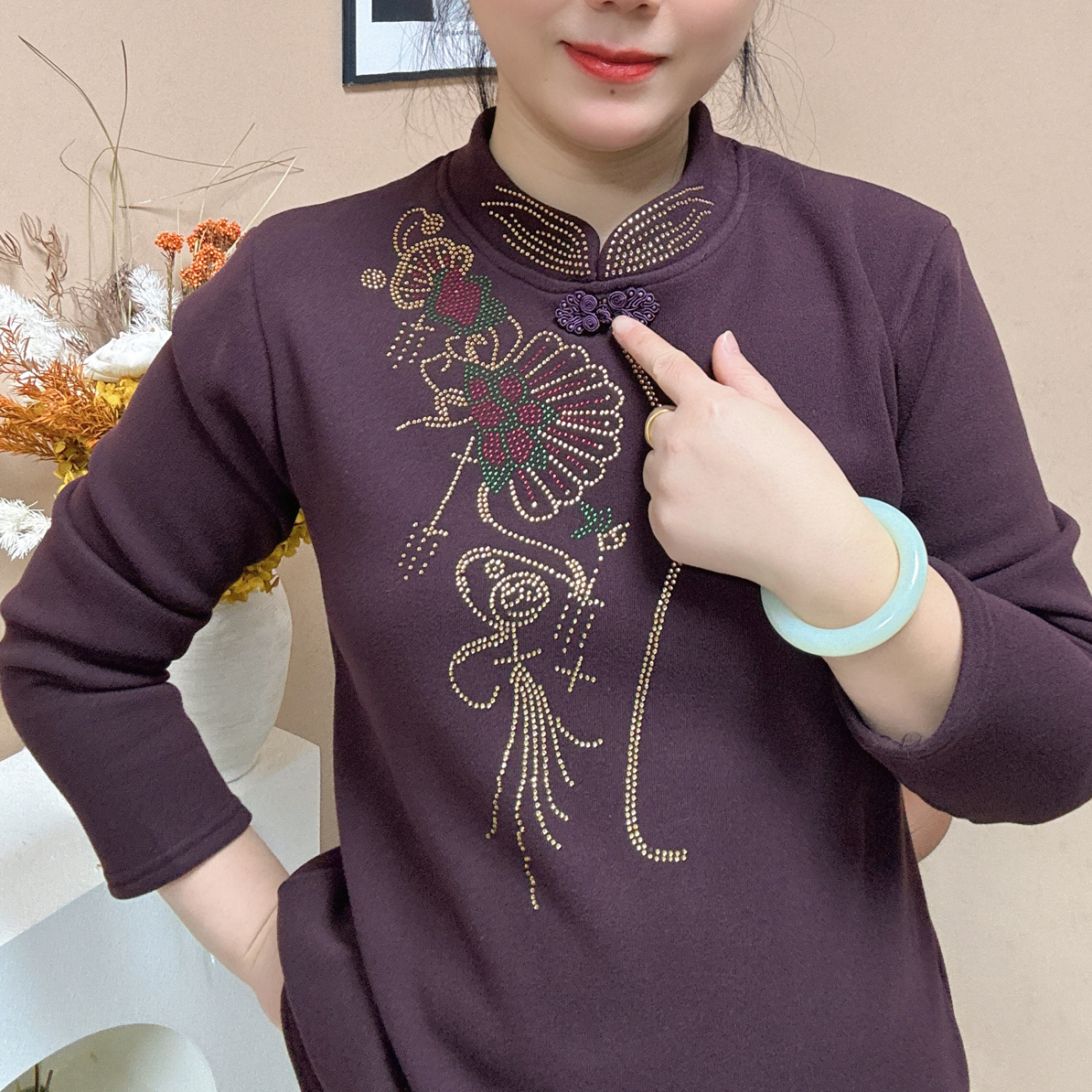 冬季加绒加厚中式盘扣烫钻中老年女装宽松保暖妈妈装上衣