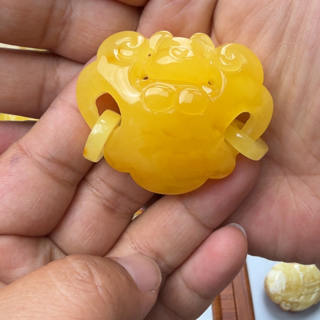 未镶嵌琥珀珠宝奇石 19克吊坠胶皮