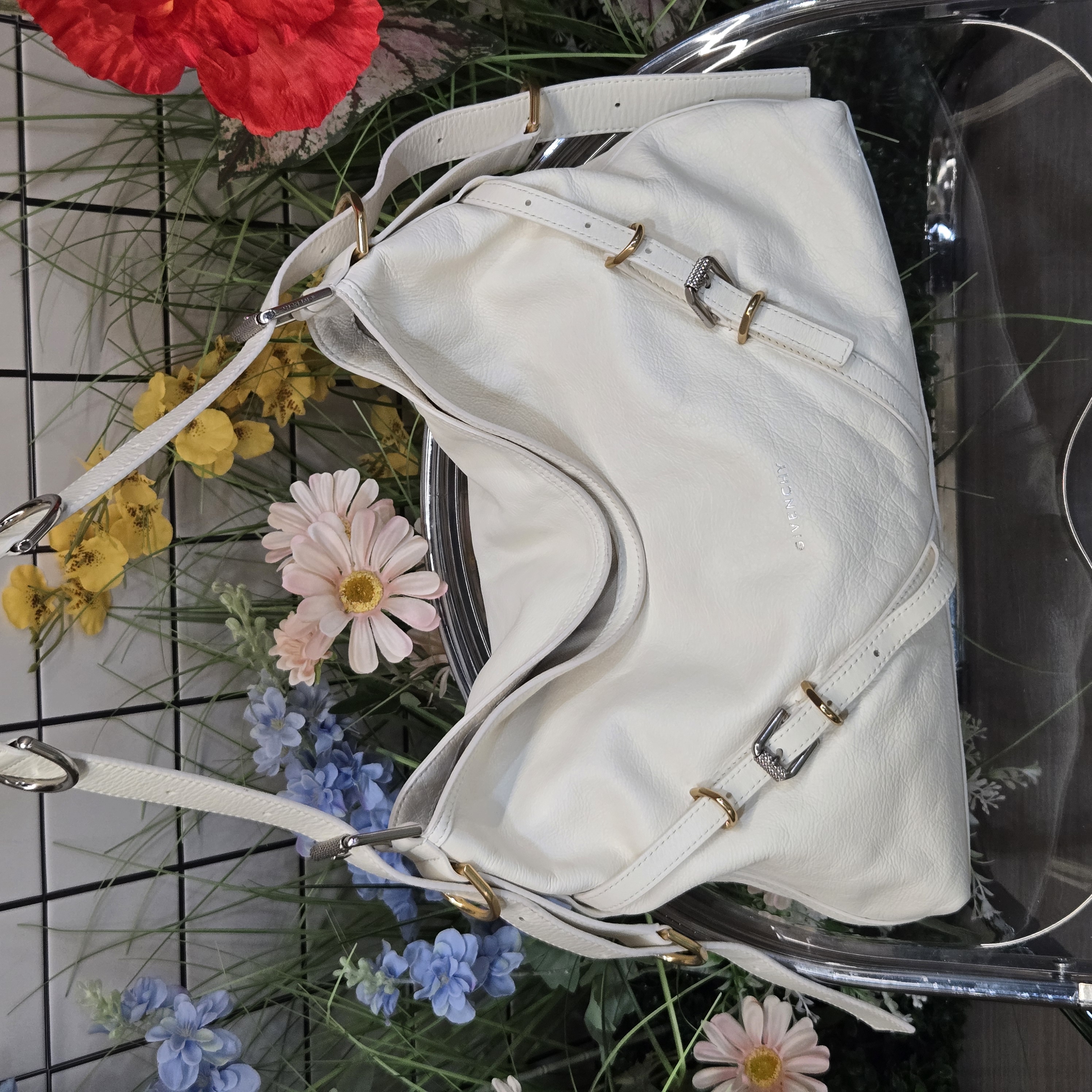 95新 Givenchy/纪梵希 达达/米白色voyou中号单肩包