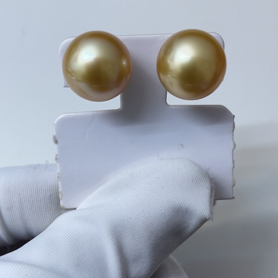 耳饰海水珍珠18K金镶嵌金珠