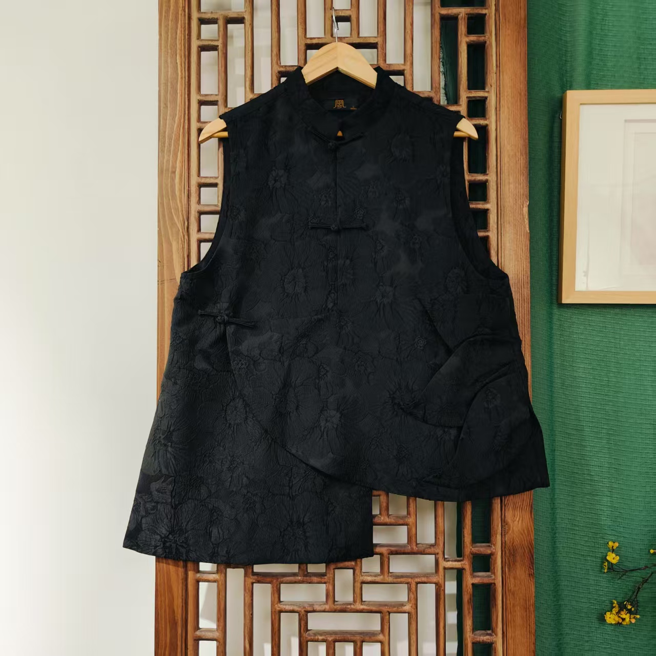 凤徕兮私人定制黑色立体提花不规则盘扣小立领马甲 （SM5424）黑