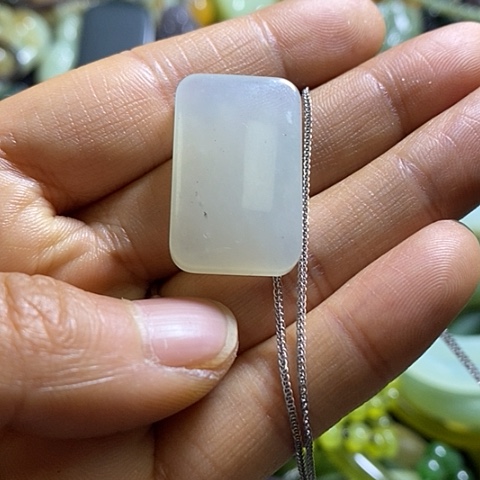 岫玉颈饰未镶嵌挂件