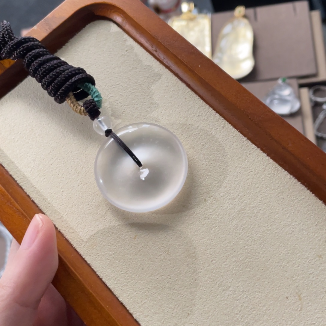 石英质玉未镶嵌颈饰平安扣35