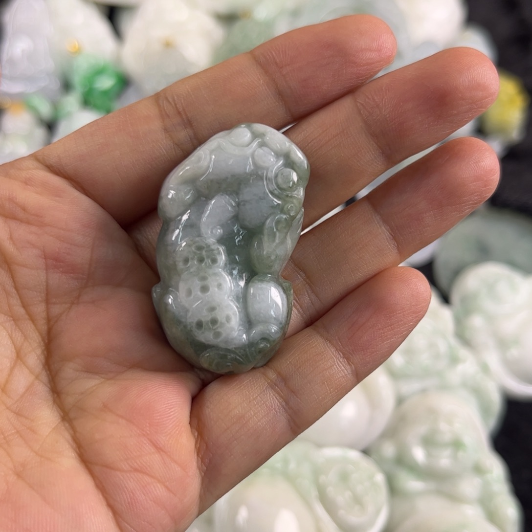 吊坠(不含链)未镶嵌翡翠瑕疵