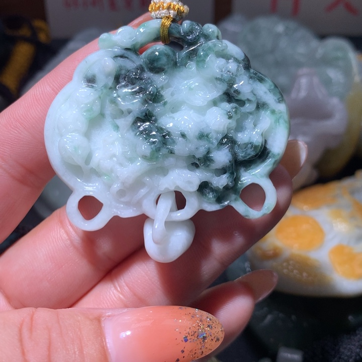 翡翠未镶嵌颈饰保真天然A货翡翠