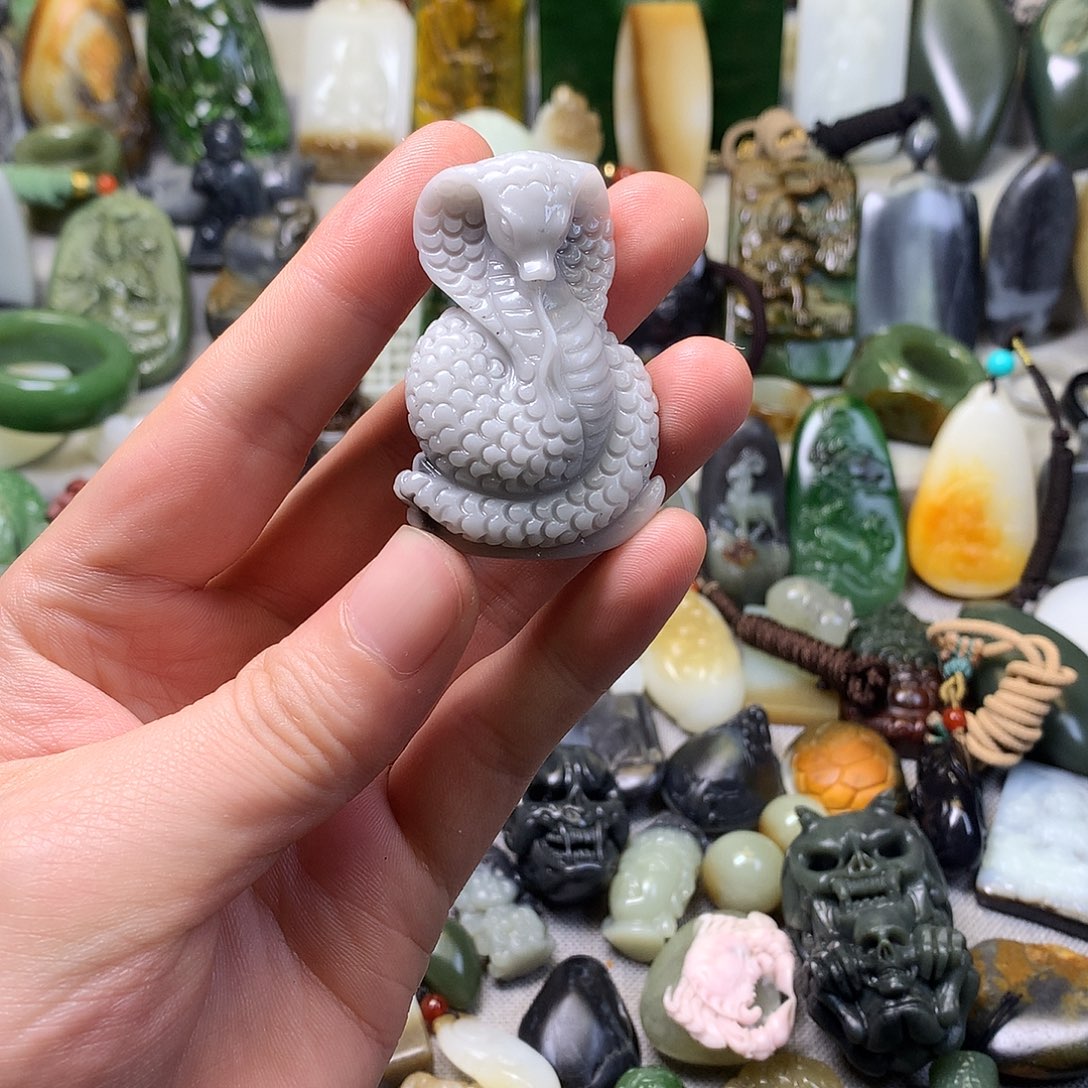 和田玉颈饰未镶嵌