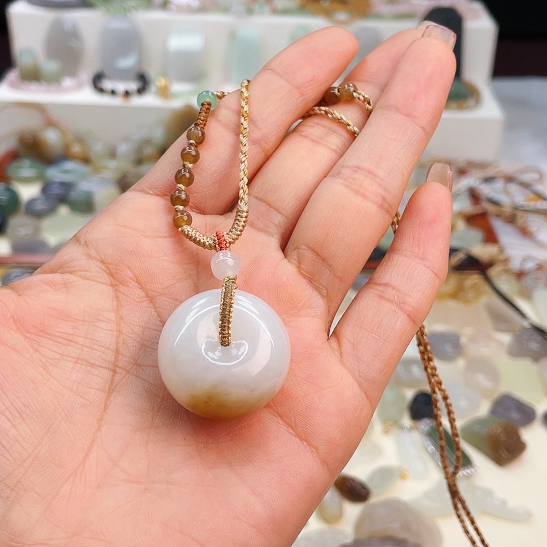 【闪购商品】和田玉吊坠(赠链)未镶嵌y