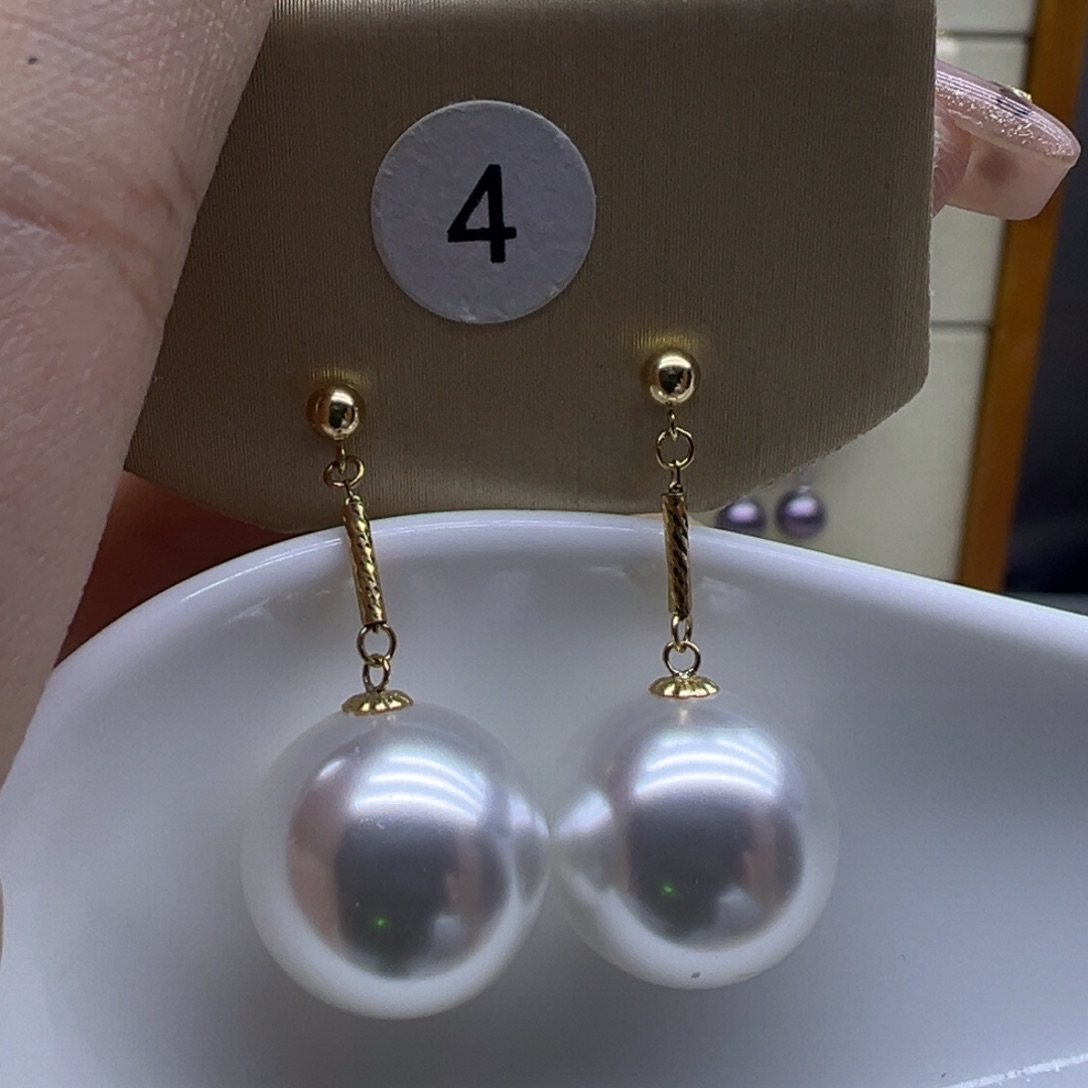淡水珍珠18K金镶嵌耳饰