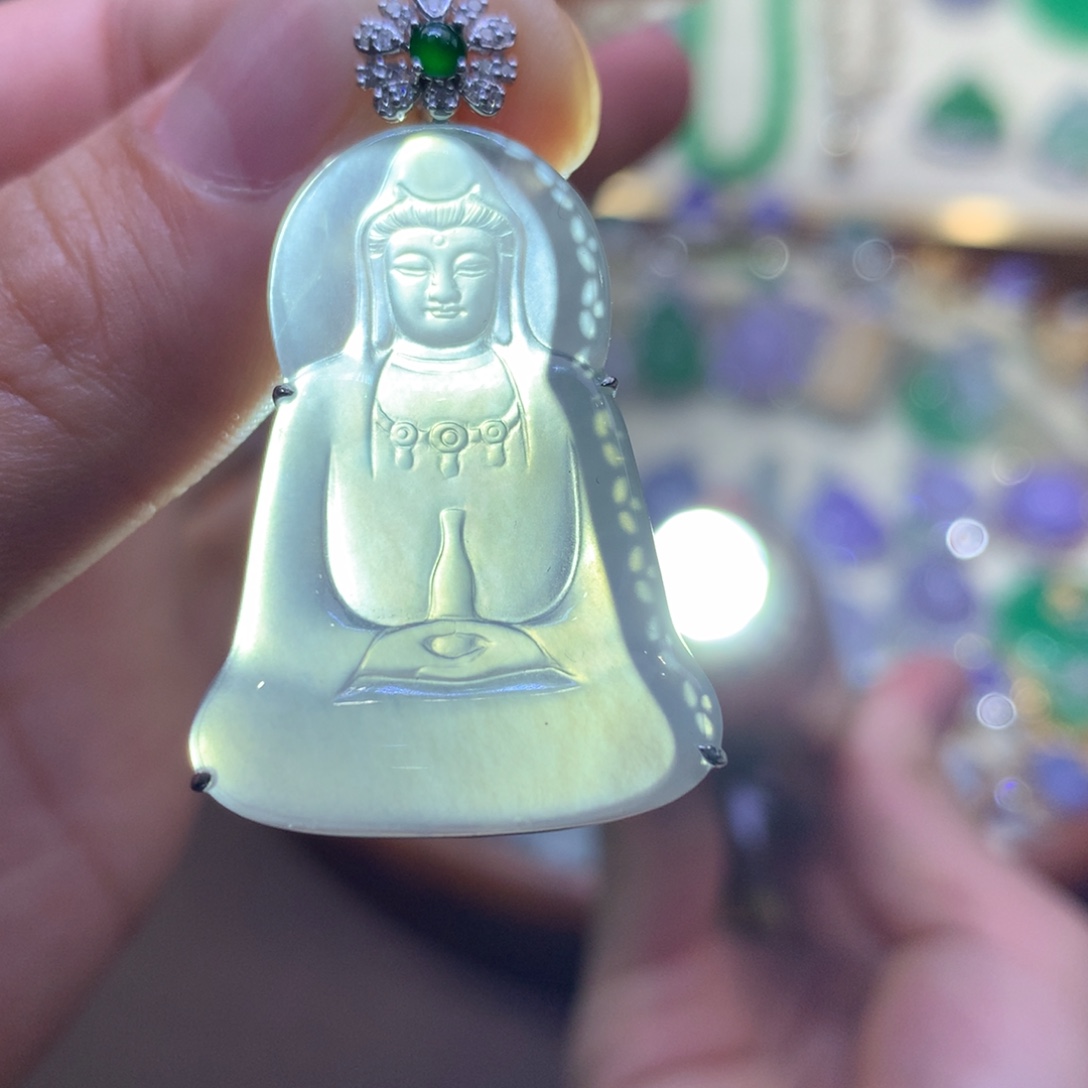 翡翠18K金镶嵌颈饰翡翠
