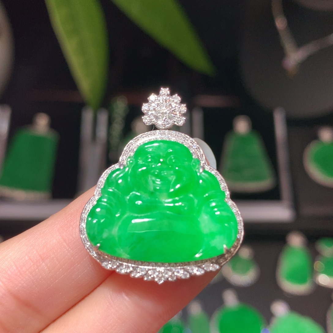 翡翠颈饰18K金镶嵌翡翠