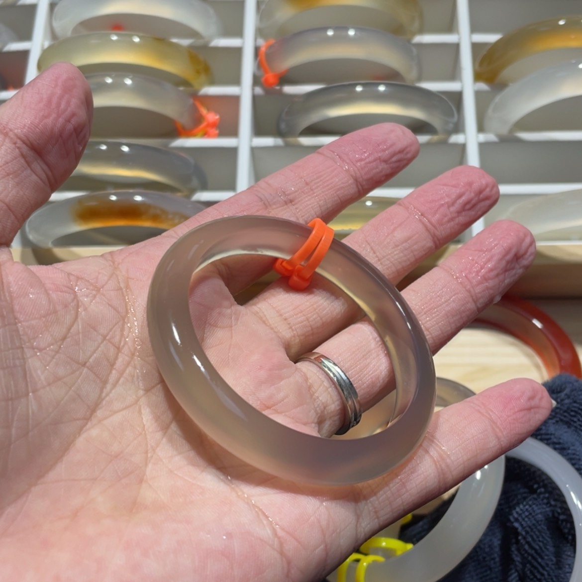 【闪购商品】玛瑙/玉髓手镯合金