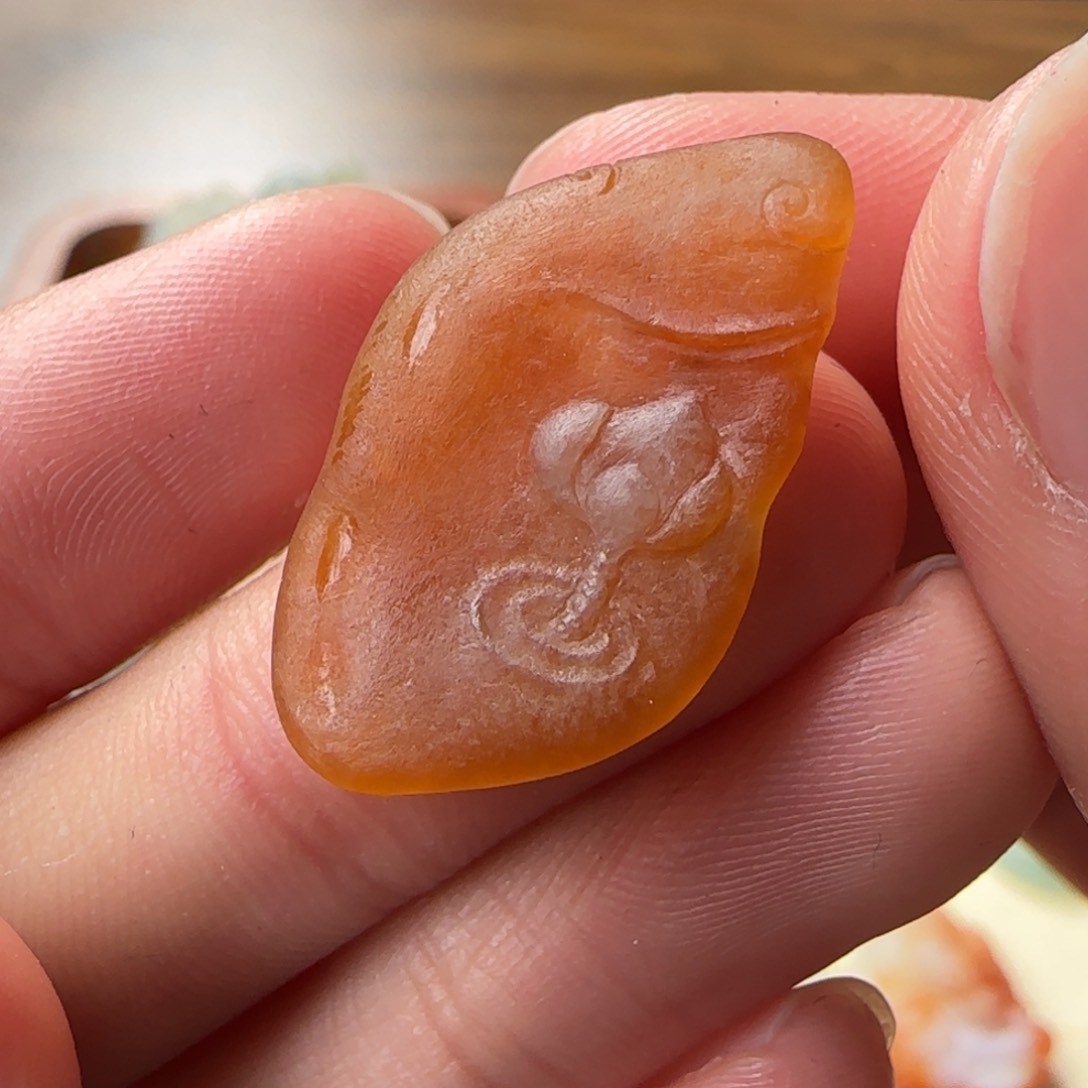 定制翡翠未镶嵌莲花
