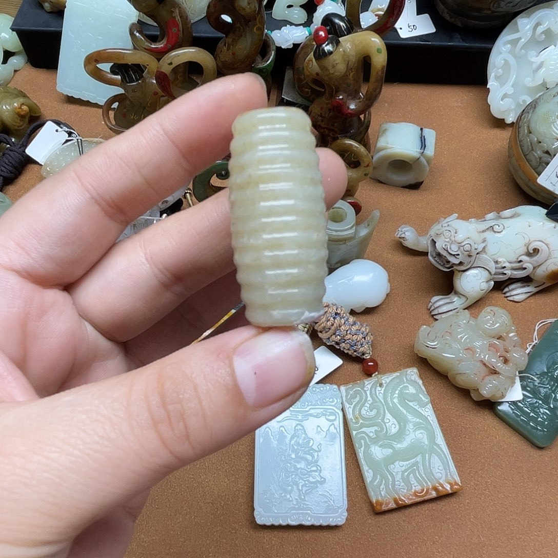 和田玉未镶嵌挂件