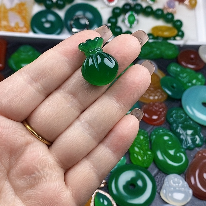 玛瑙/玉髓颈饰未镶嵌