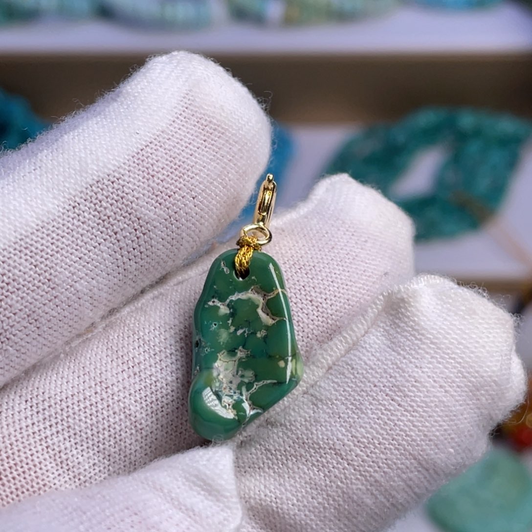 绿松石未镶嵌珠宝奇石