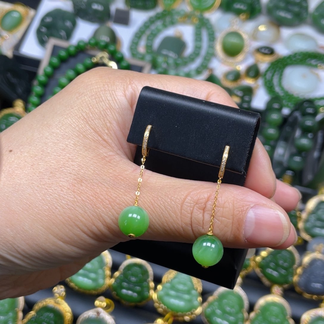 和田玉（碧玉）耳饰18K金镶嵌