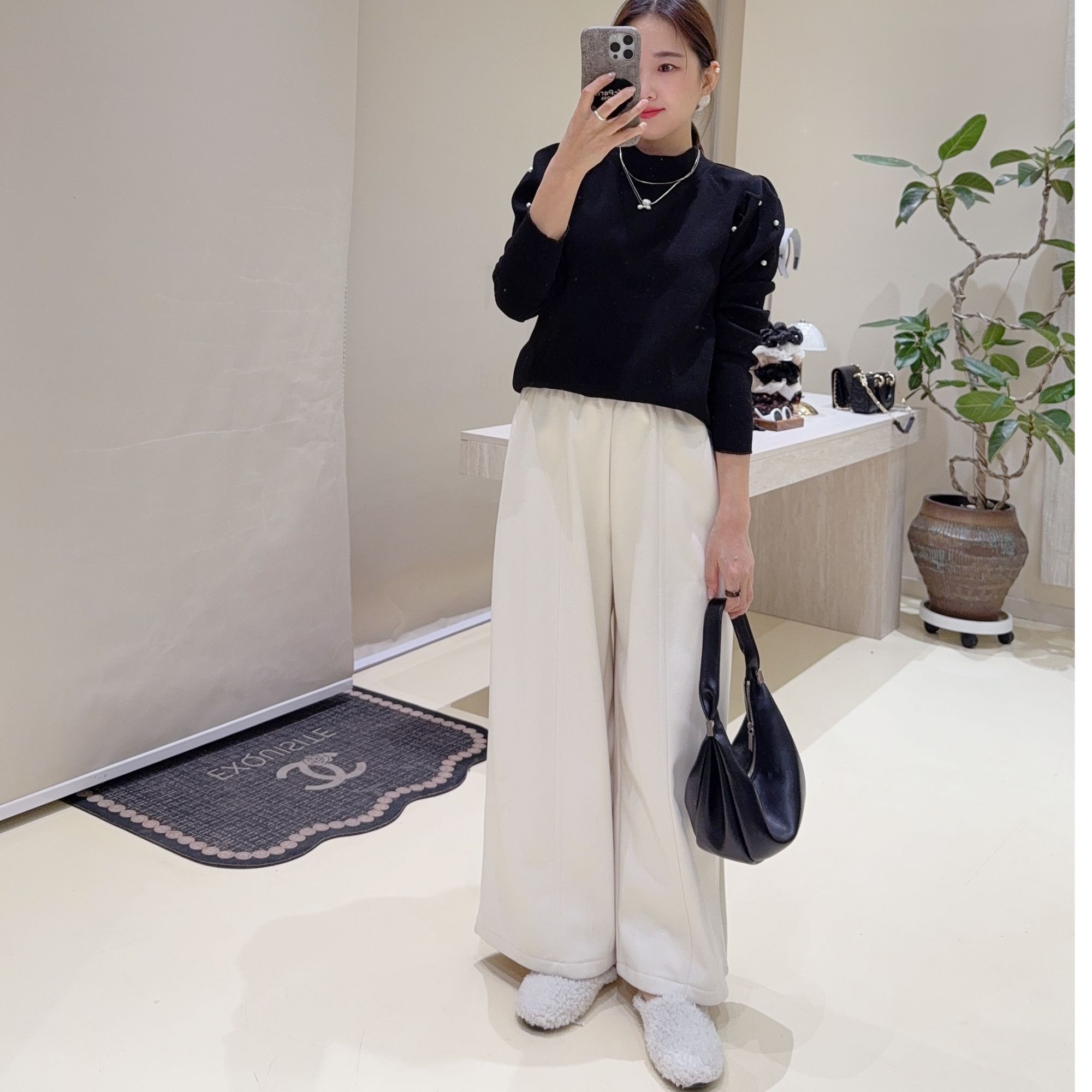 珍珠袖子弹力小衫