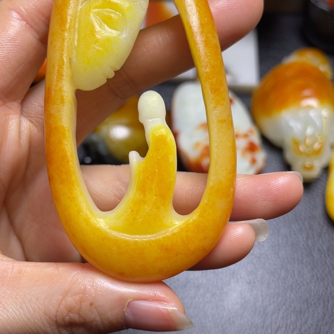 A***︶和田玉未镶嵌颈饰