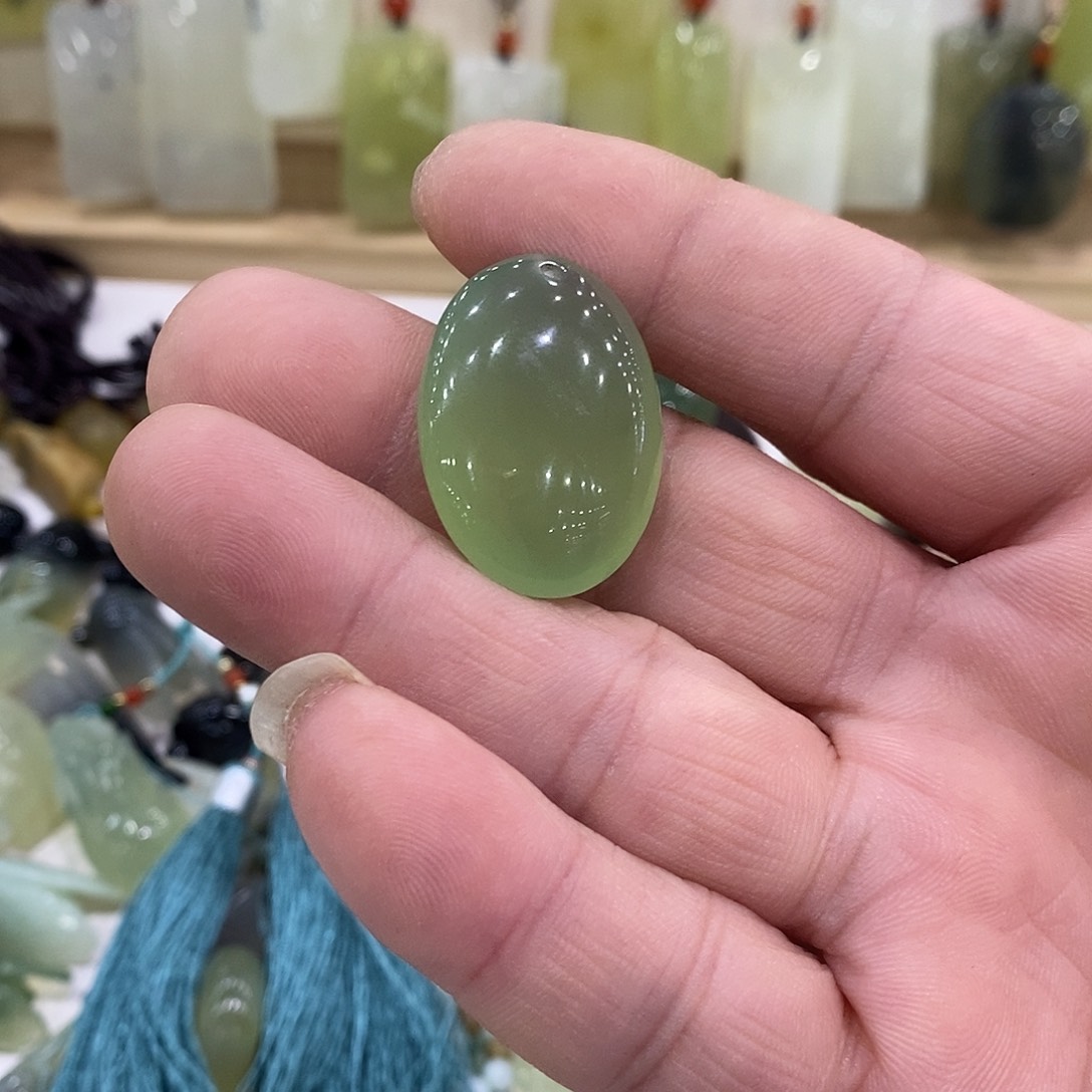 蛇纹石玉未镶嵌毛衣链