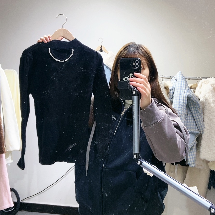 【闪购商品】黑色打底