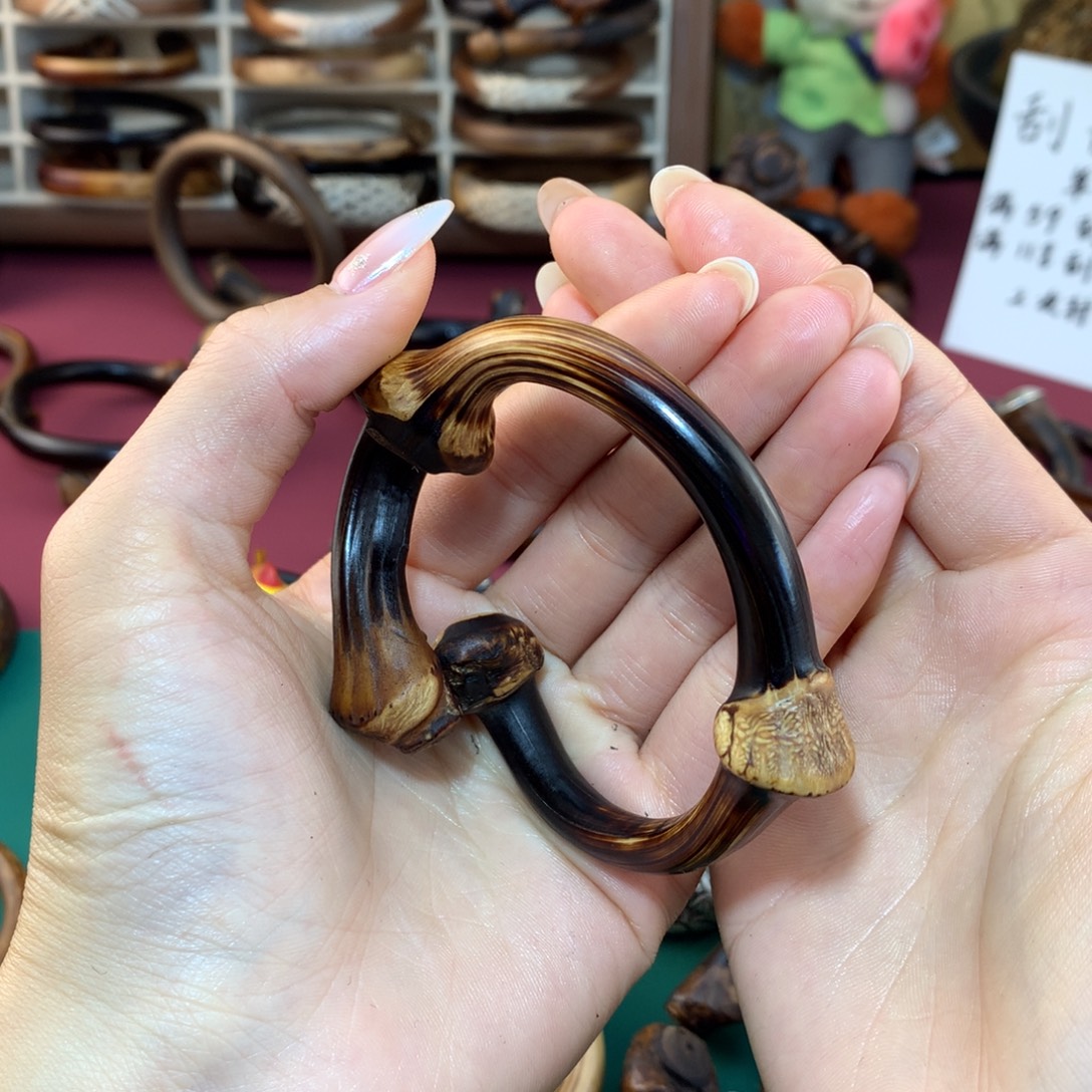木质非金属蜂蜜小熊