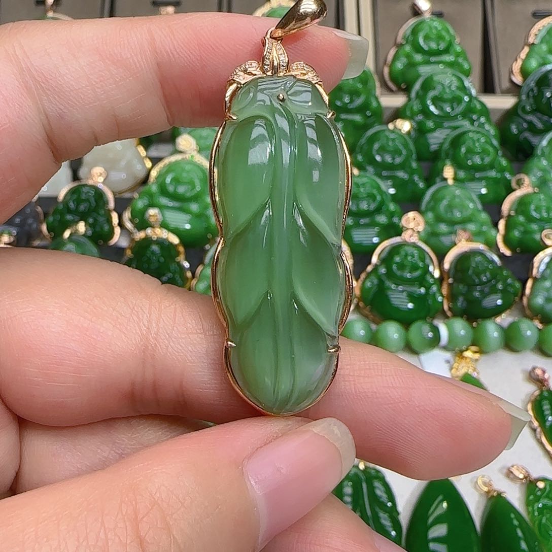 和田玉（碧玉）吊坠(不含链)18K金镶嵌