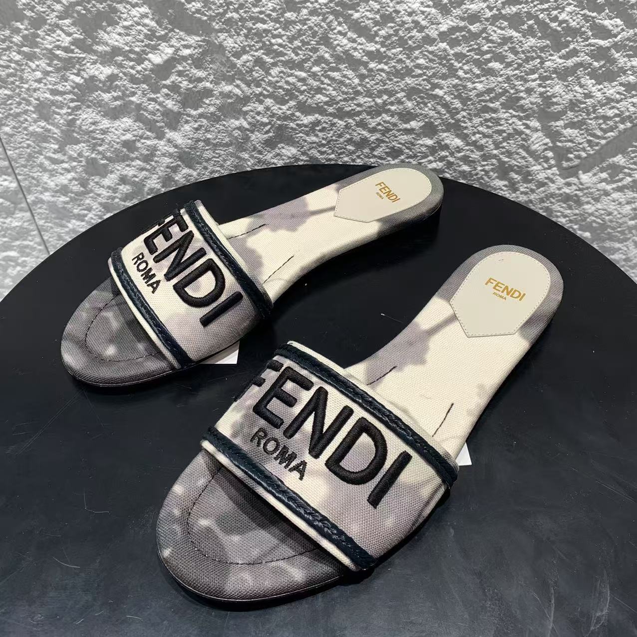 99新 FENDI/芬迪 38码/Seven女鞋精选/扎染灰白色时尚半拖 wsp230