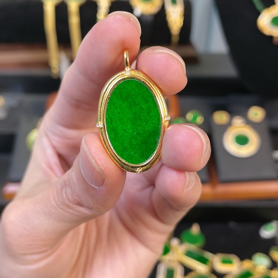 翡翠吊坠(赠链)银S925镀金镶嵌