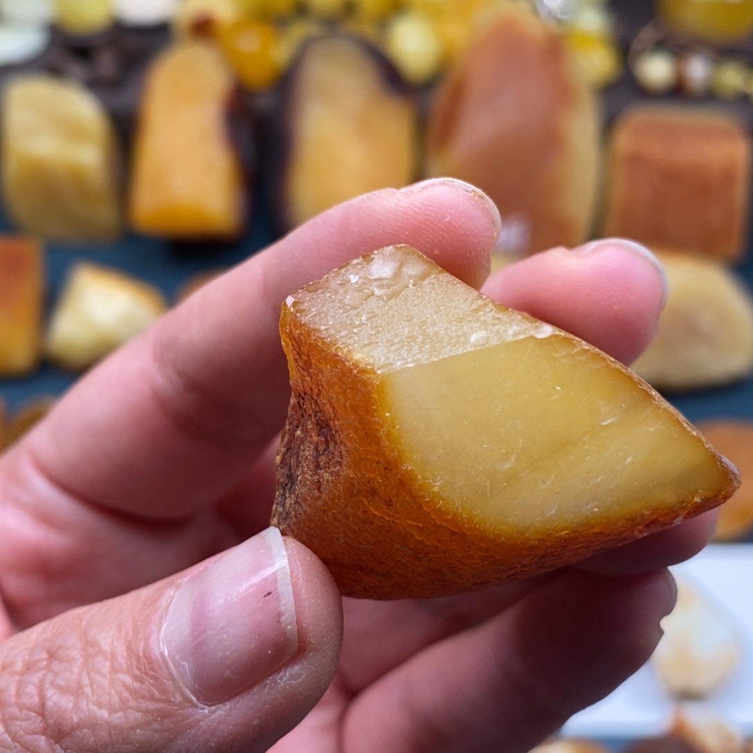 定制琥珀未镶嵌蜜蜡