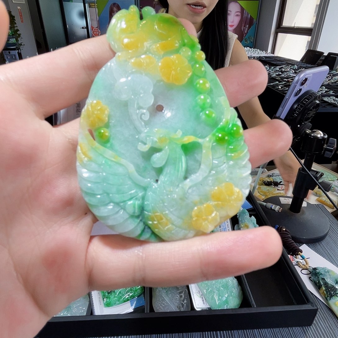 颈饰未镶嵌翡翠一
