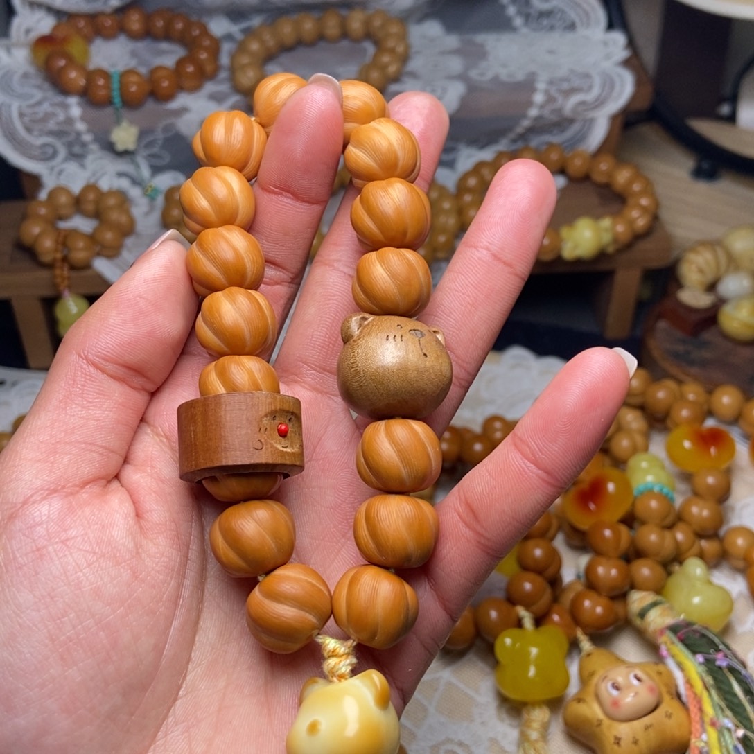 猴头核桃吊坠卷卷酥14光面手持