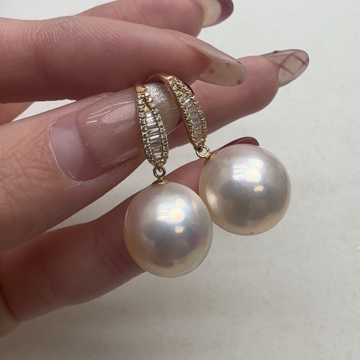 拼合珍珠（马贝珠）耳饰18K金镶嵌