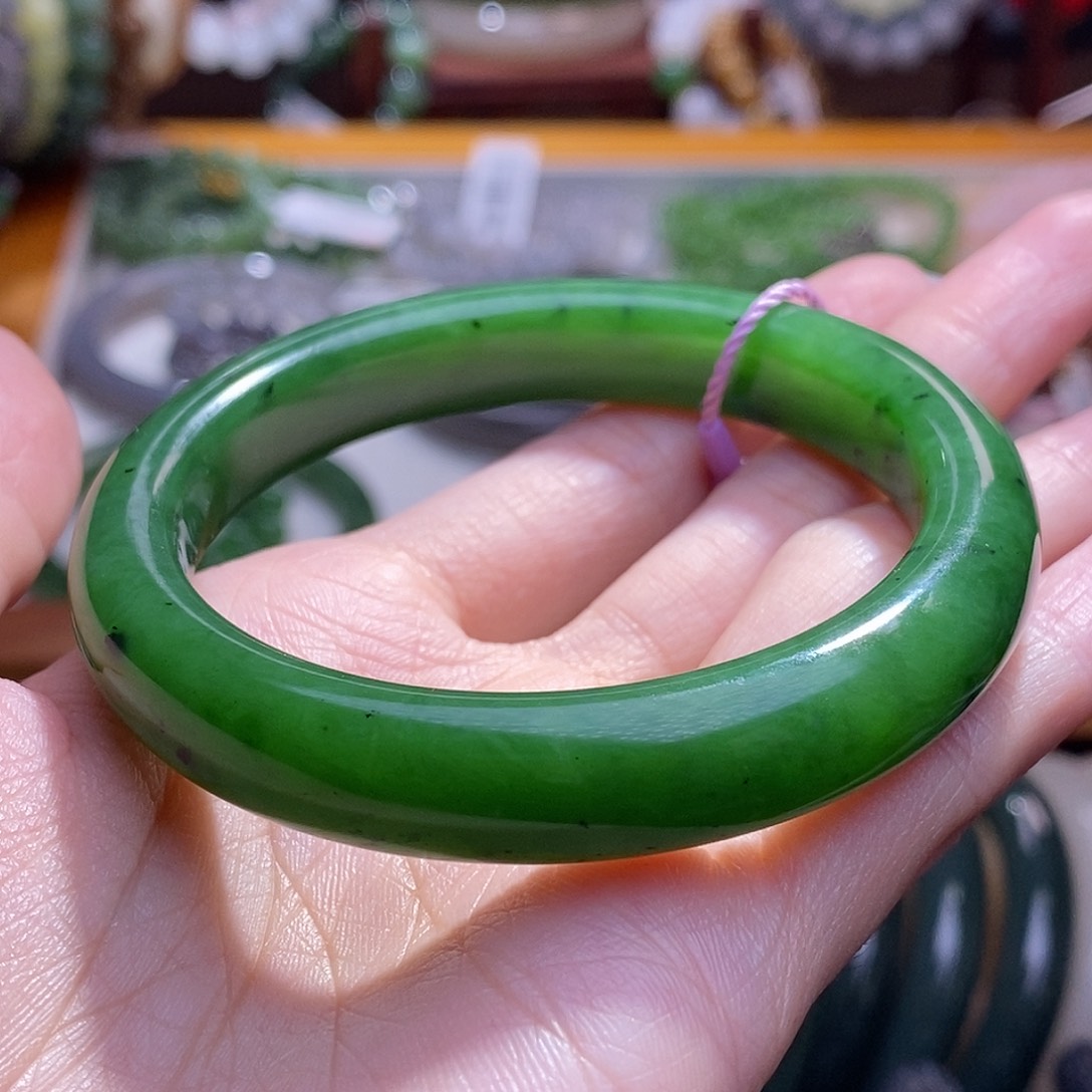 和田玉未镶嵌碧玉阳绿手镯54.3圈口