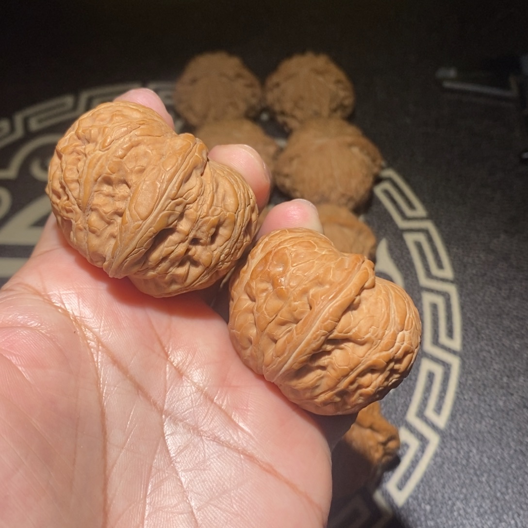 核桃手把件42元宝