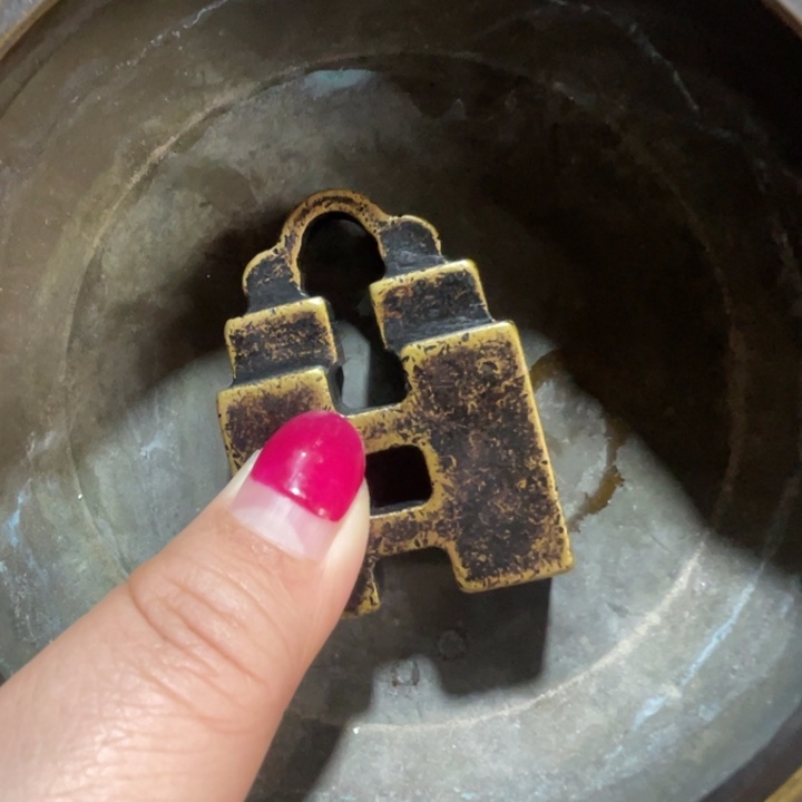 铜一个完整的摆件