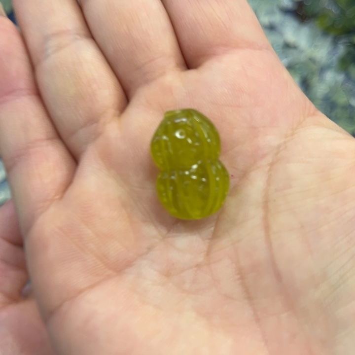蛇纹石玉吊坠合金