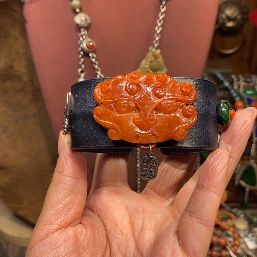 翡翠吊坠(赠链)未镶嵌