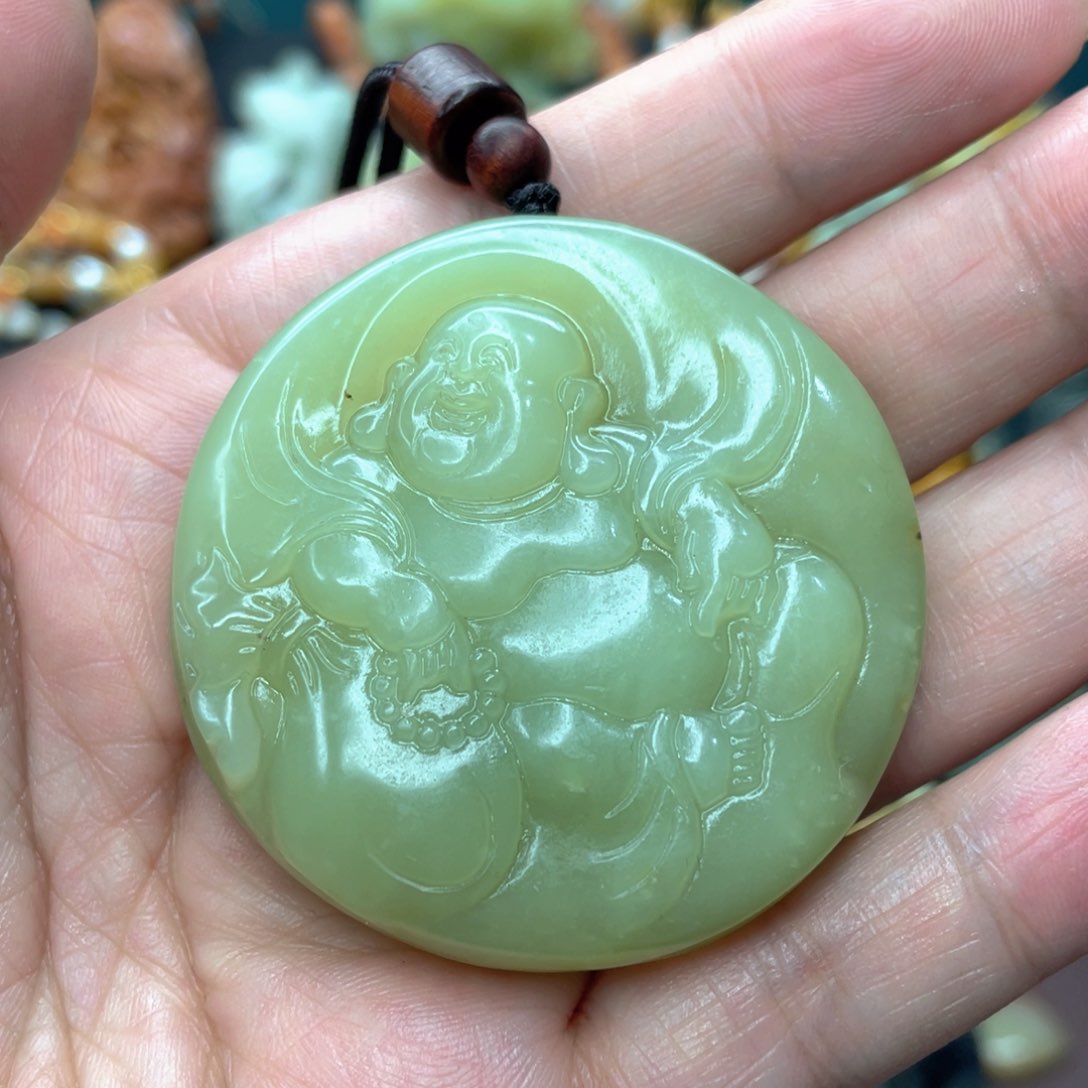 蛇纹石玉颈饰未镶嵌