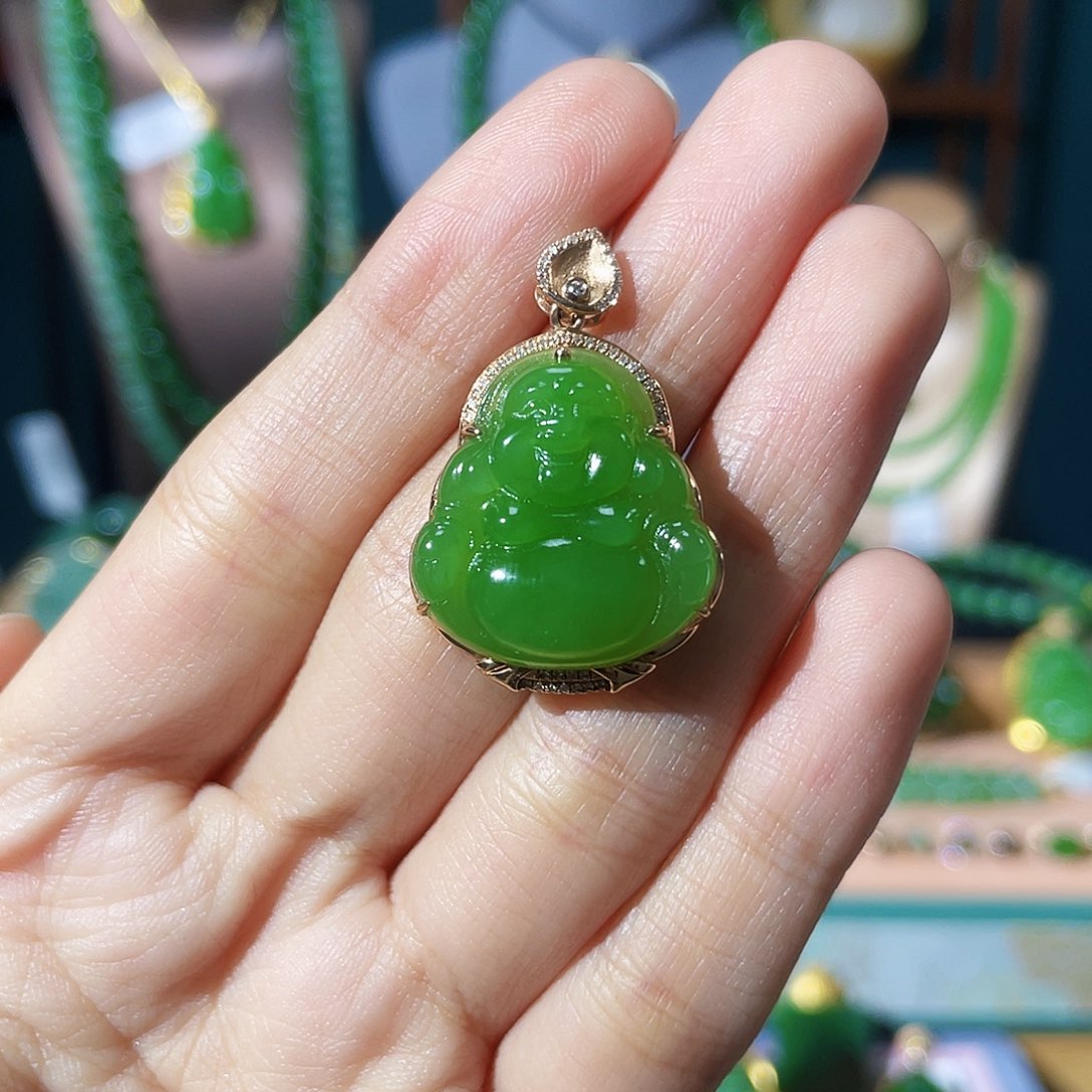 和田玉（碧玉）颈饰18K金镶嵌