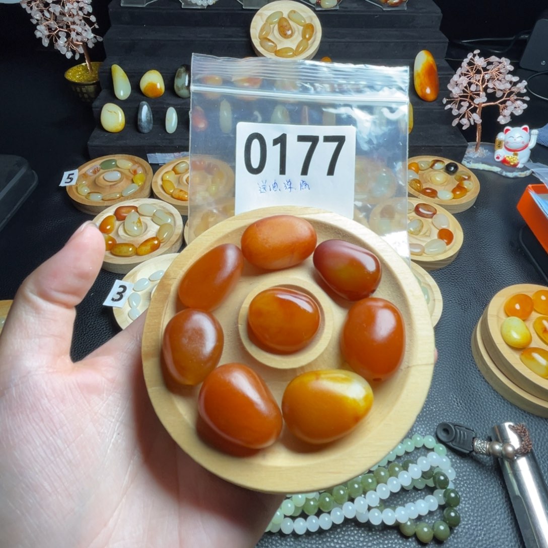 普***兵和田玉未镶嵌手链