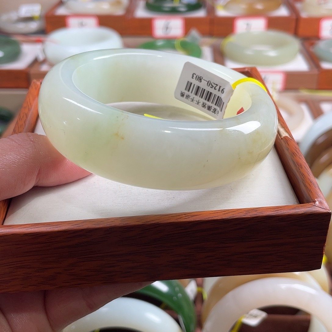 【闪购商品】和田玉未镶嵌手镯58