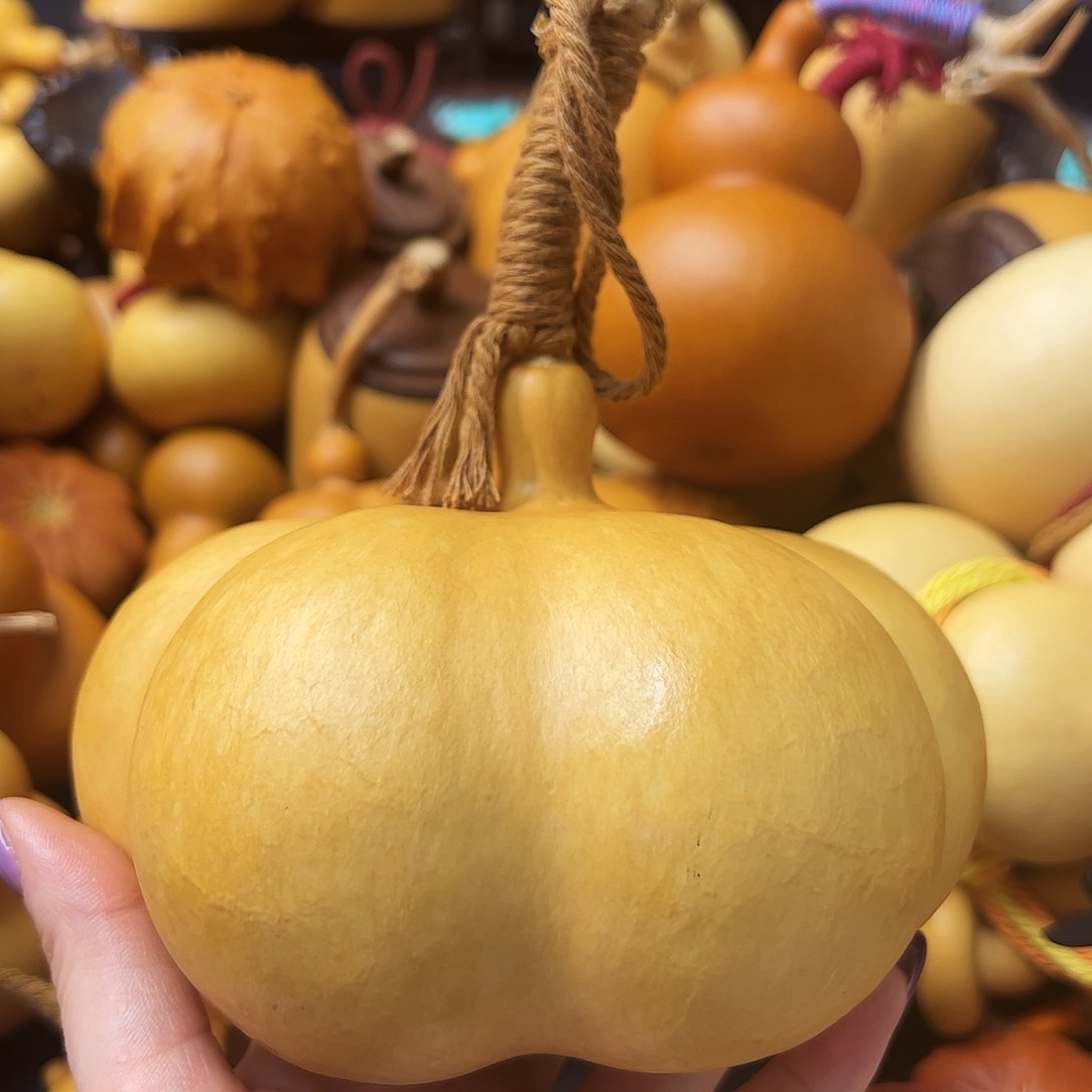 博****闻微瑕花墩葫芦摆件