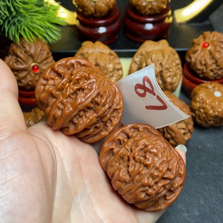 文玩核桃把件45楼盘87