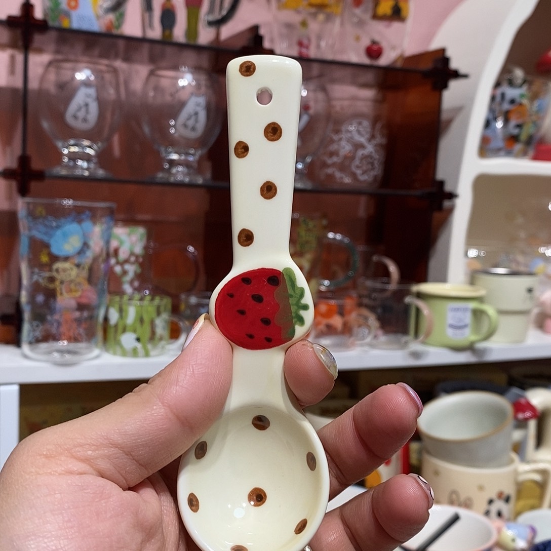 陶瓷草莓勺子一个