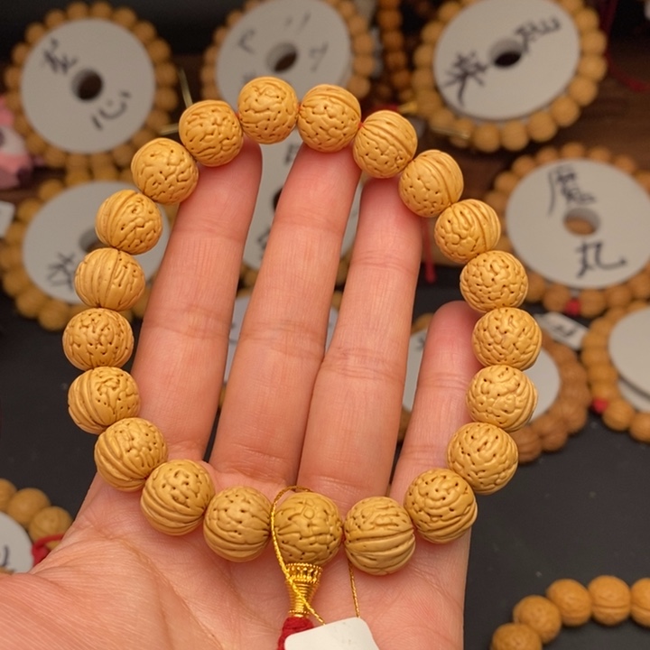 桃核手串G*灵珠12.5 尺寸误差0.5之间 抛光