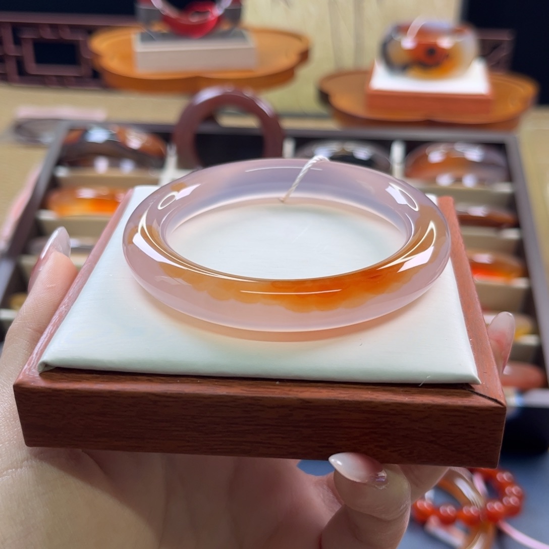 手镯玛瑙/玉髓未镶嵌苹**子
