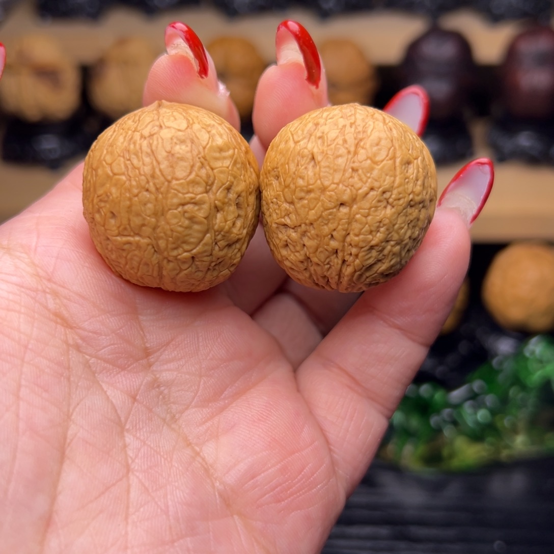 文玩核桃吊坠7z-------33尺（龙蛋）