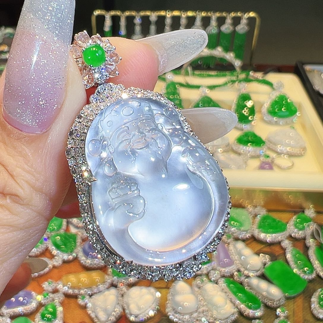 翡翠吊坠(不含链)18K金镶嵌翡翠